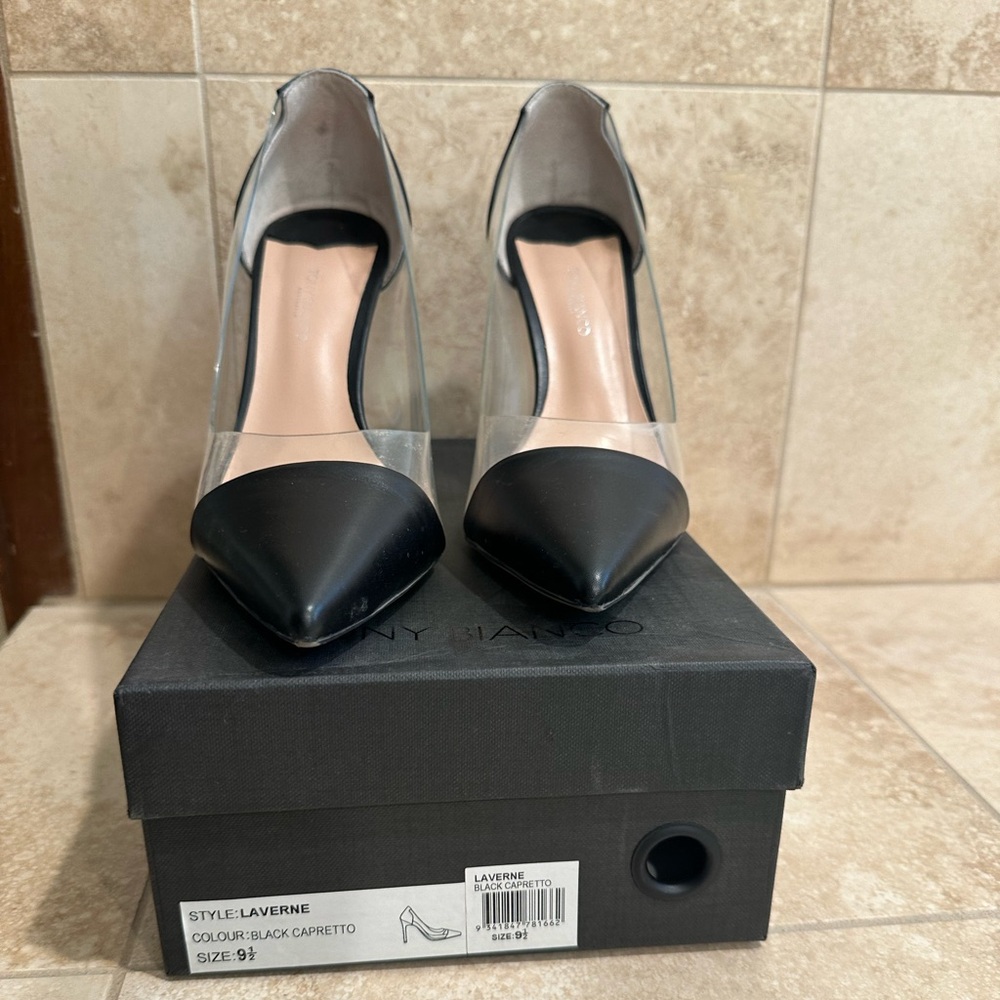 Tony bianco l’avere e pump